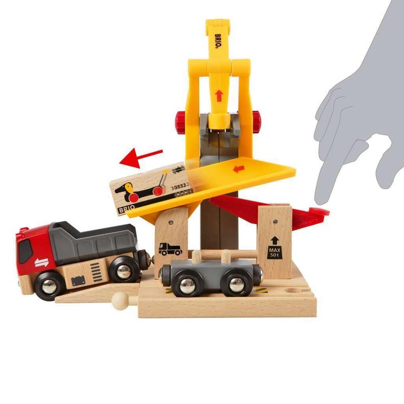 Brio عالم بريو - 33280 محطة شحن البضائع | مجموعة قطار ألعاب متعددة الاستخدامات للأطفال | لعب تفاعلي | بناء من الخشب المستدام | مثالي للأطفال من عمر 3 سنوات وما فوق - Image 3